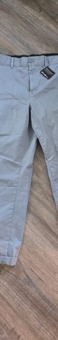 Eddie Bauer Light Gray Cropped Ankle Pants